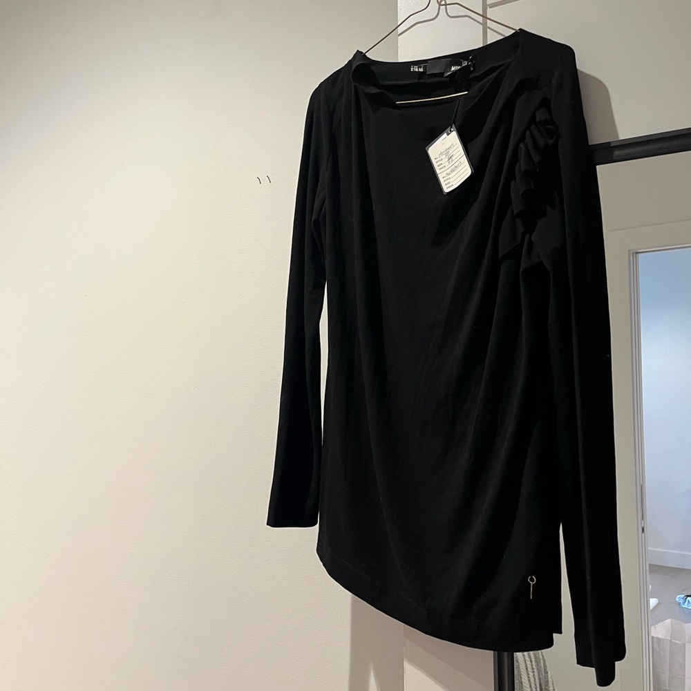 NWT Love Moschino Long Sleeve Black Ruffle Detail Shoulder Italian Top